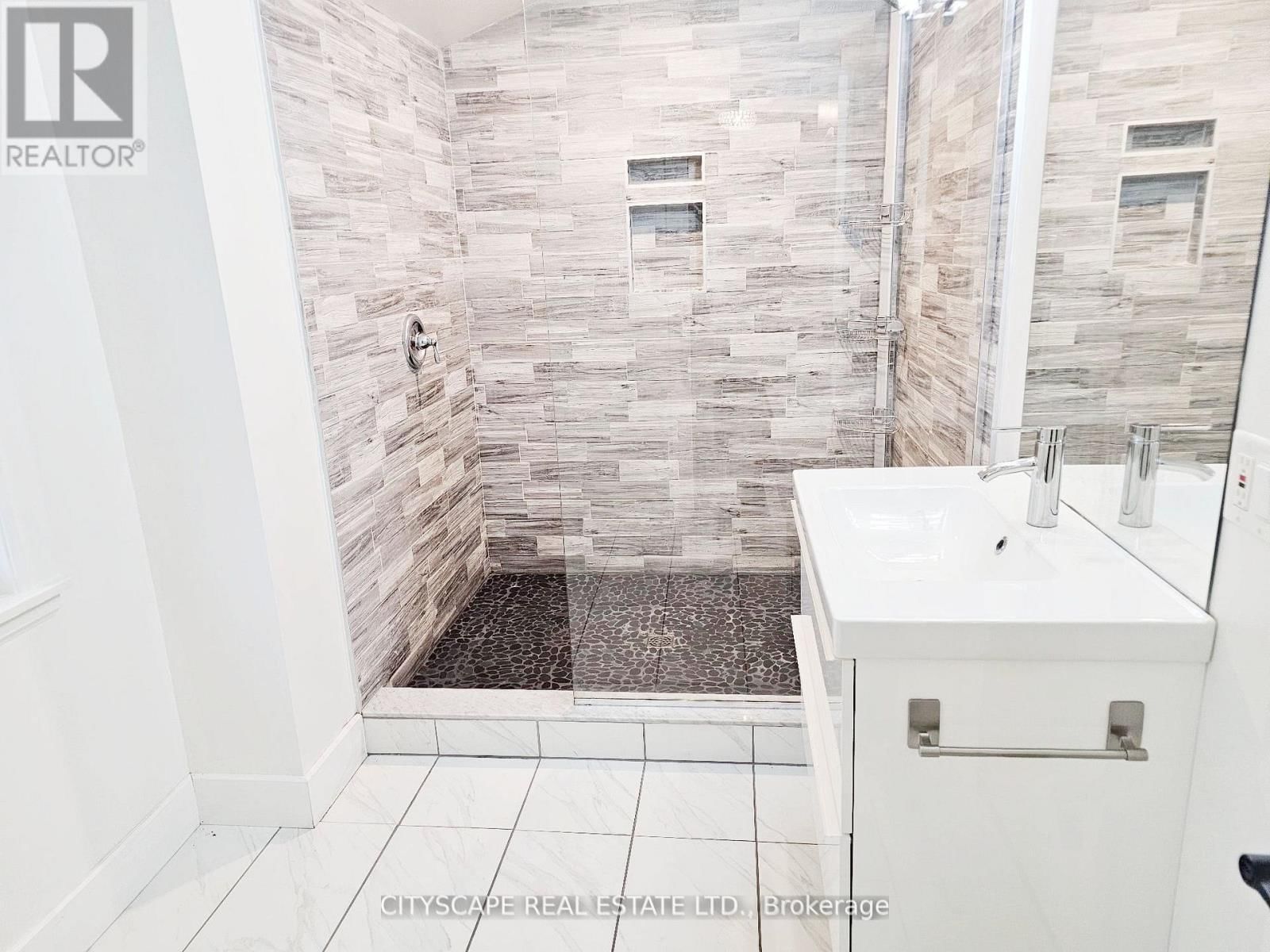 891 RIVERSIDE DRIVE Image 25