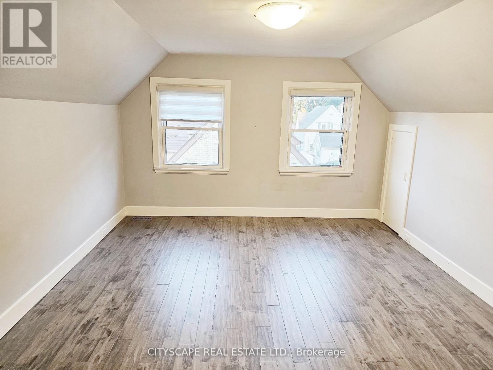 891 RIVERSIDE DRIVE Image 26