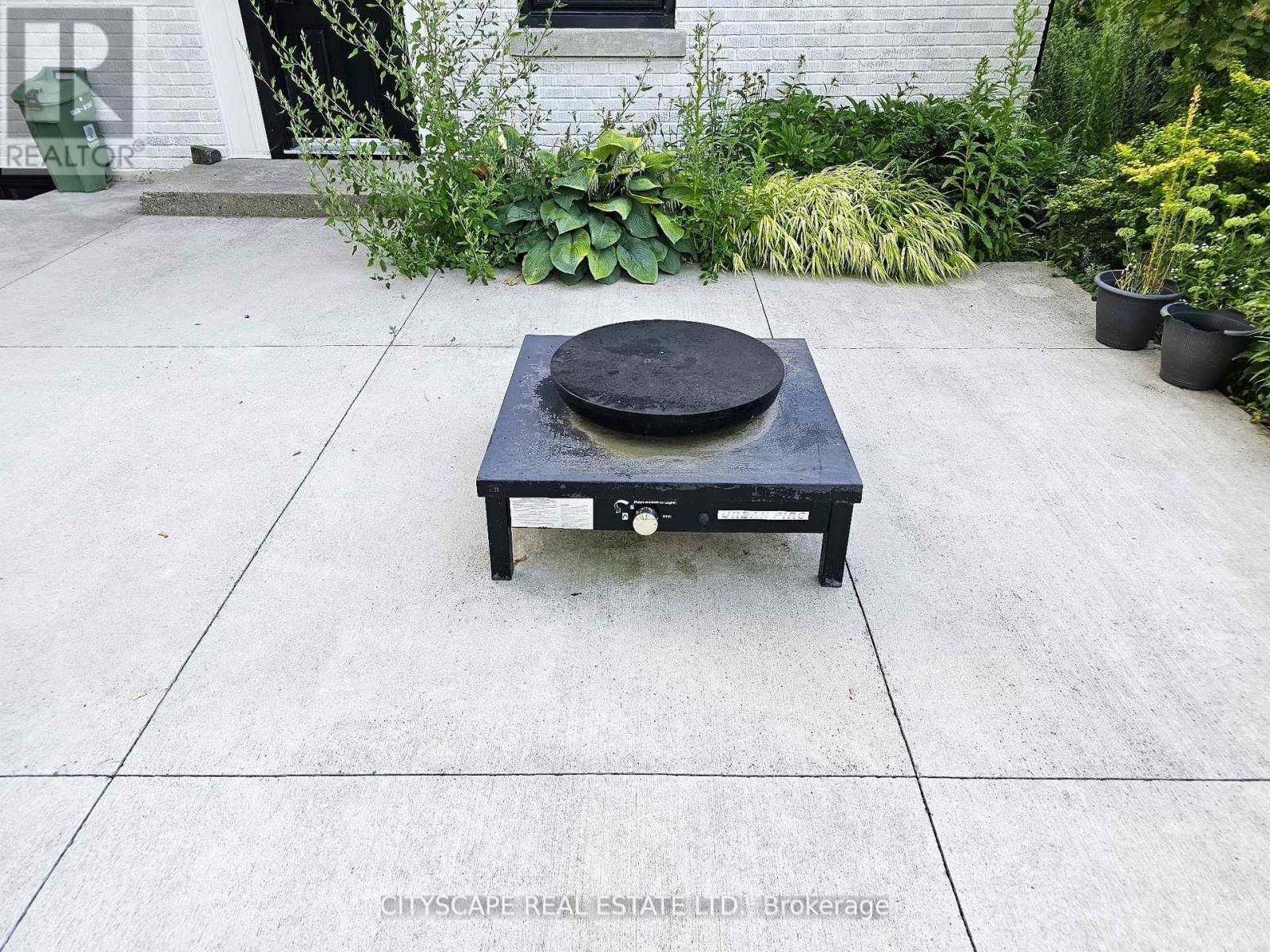 891 RIVERSIDE DRIVE Image 37