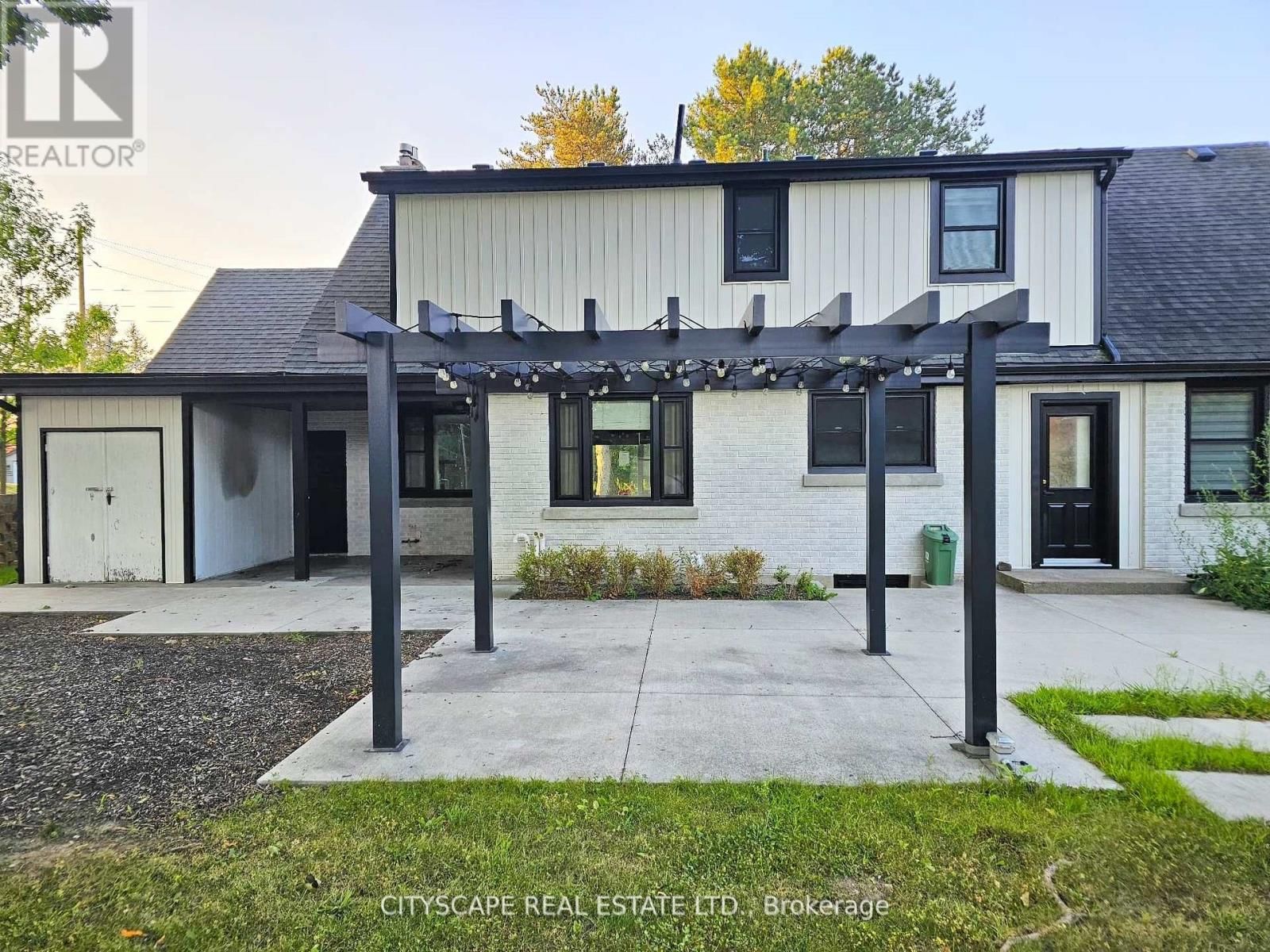 891 RIVERSIDE DRIVE Image 40