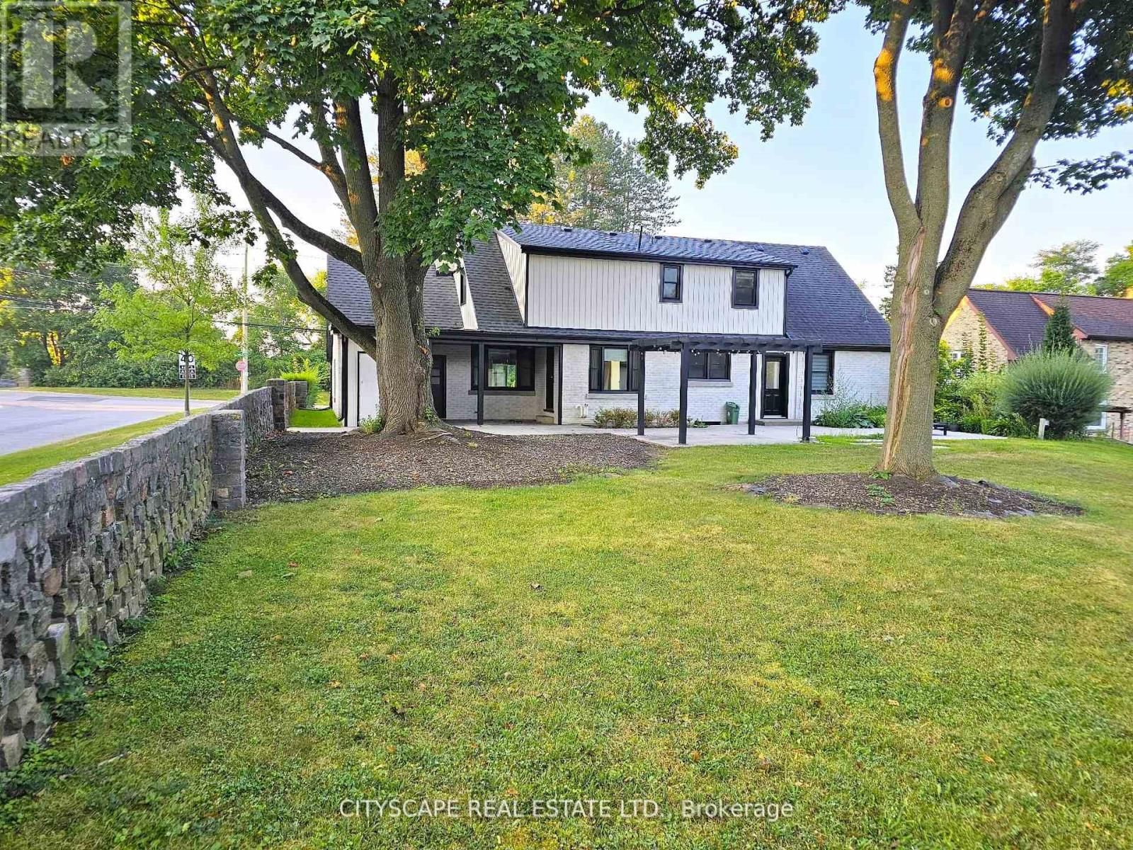 891 RIVERSIDE DRIVE Image 44