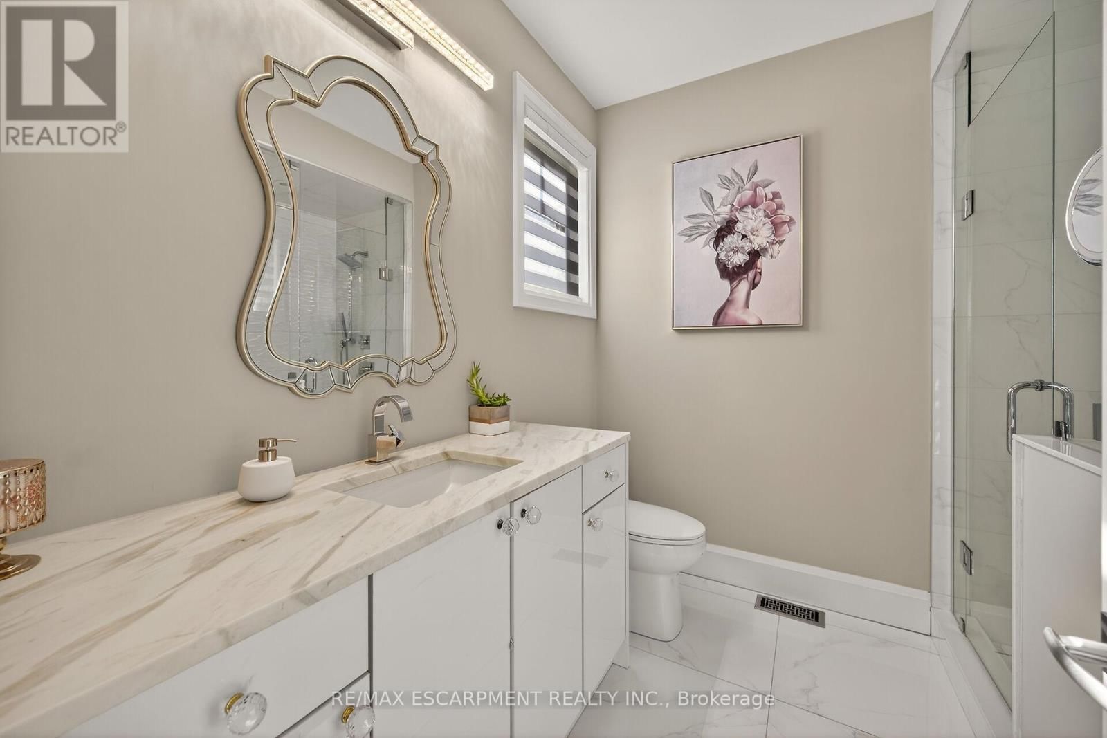 747 VERNON PLACE Image 42