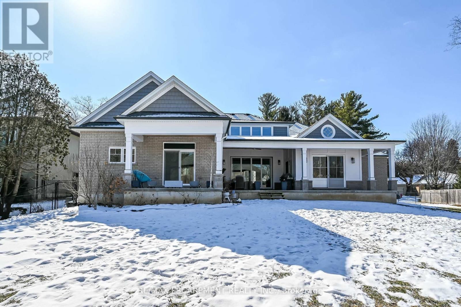 747 VERNON PLACE Image 46