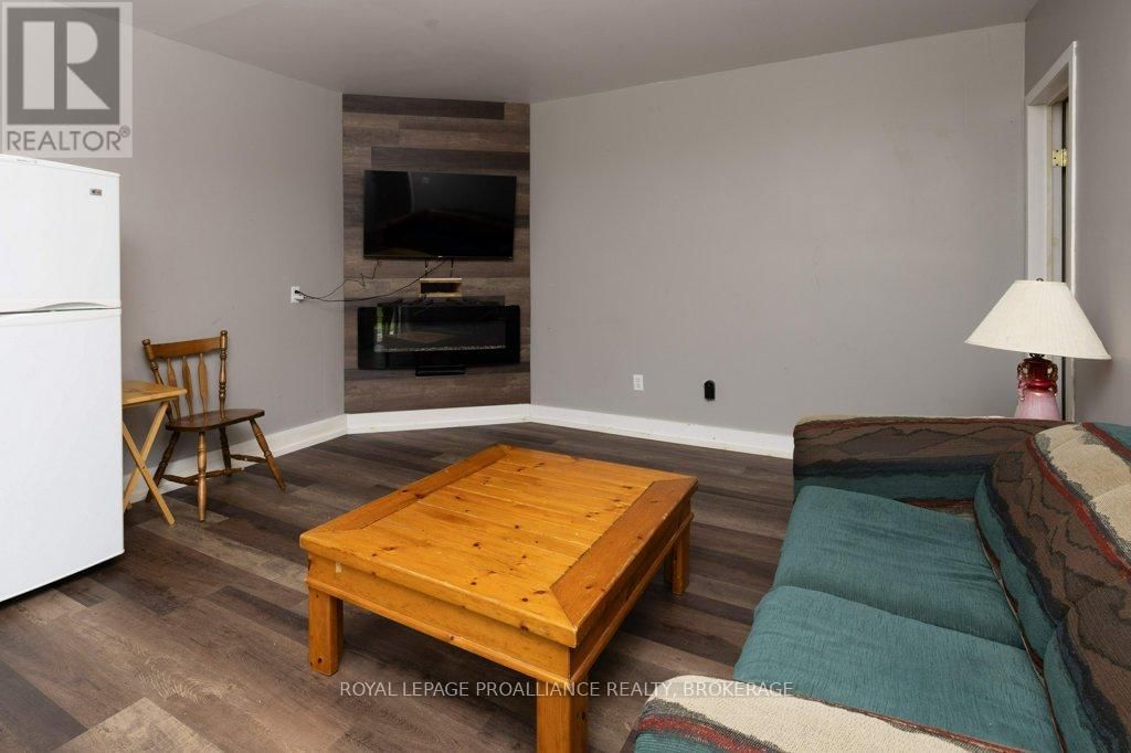 1535 DWYER LANE Image 20