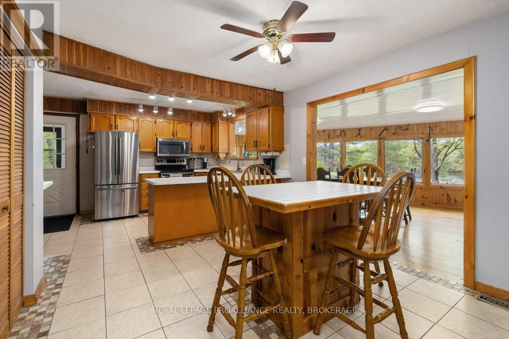 1535 DWYER LANE Image 8