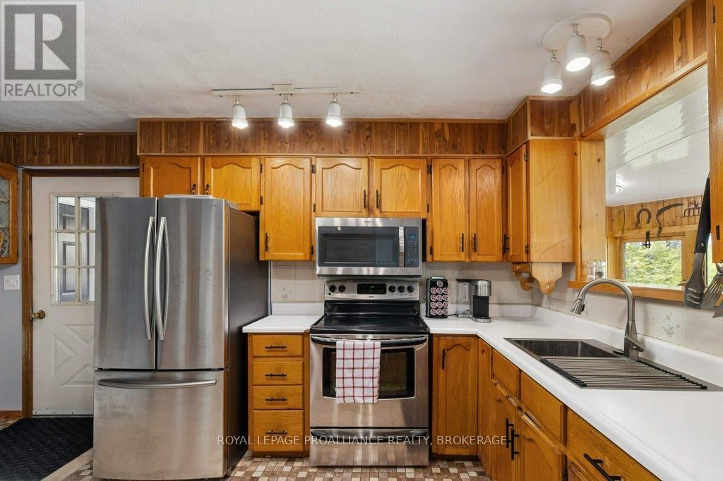 1535 DWYER LANE Image 9