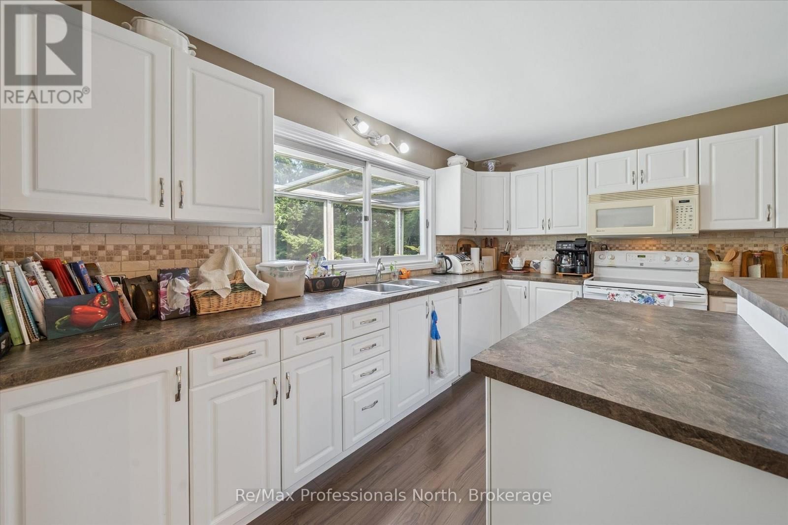 1042 RIVER HAVEN ROAD Image 16