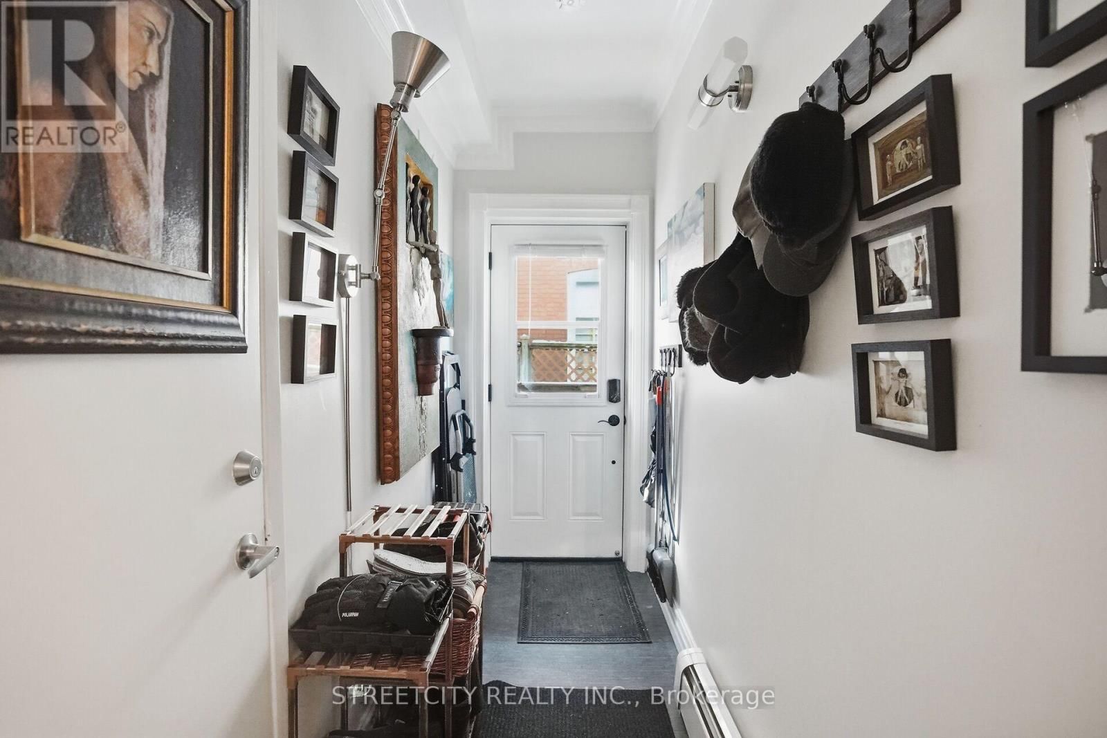 82 WELLINGTON STREET Image 11