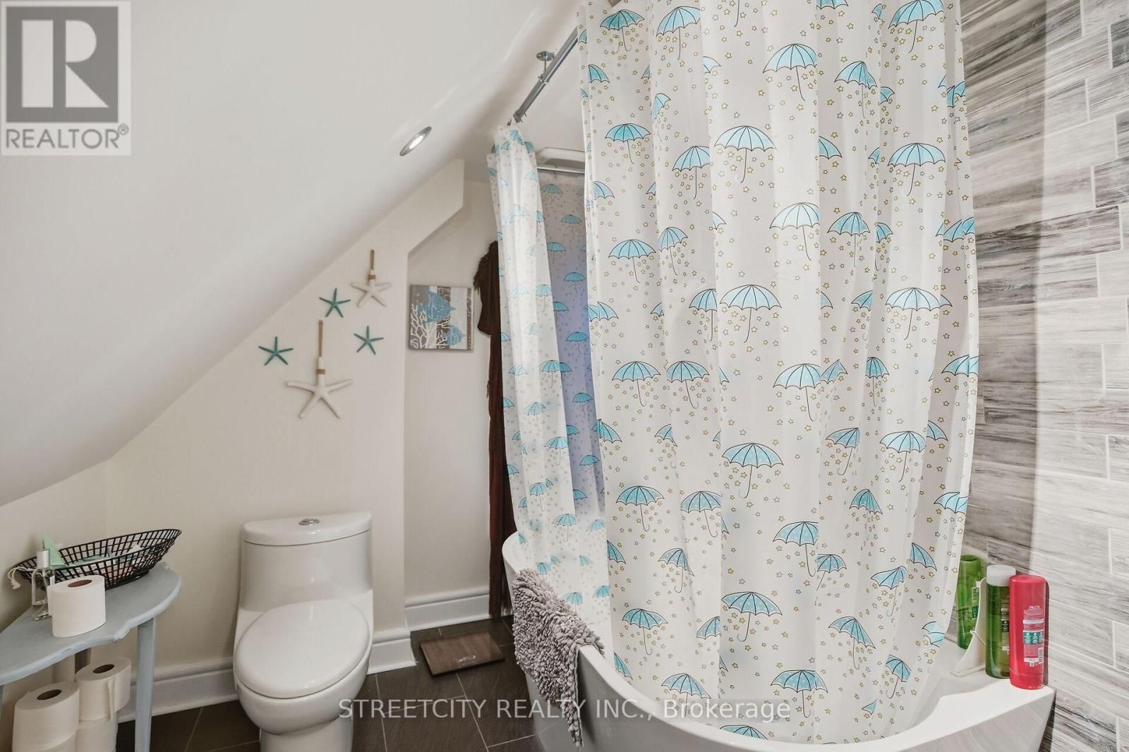 24 HINCKS STREET Image 30