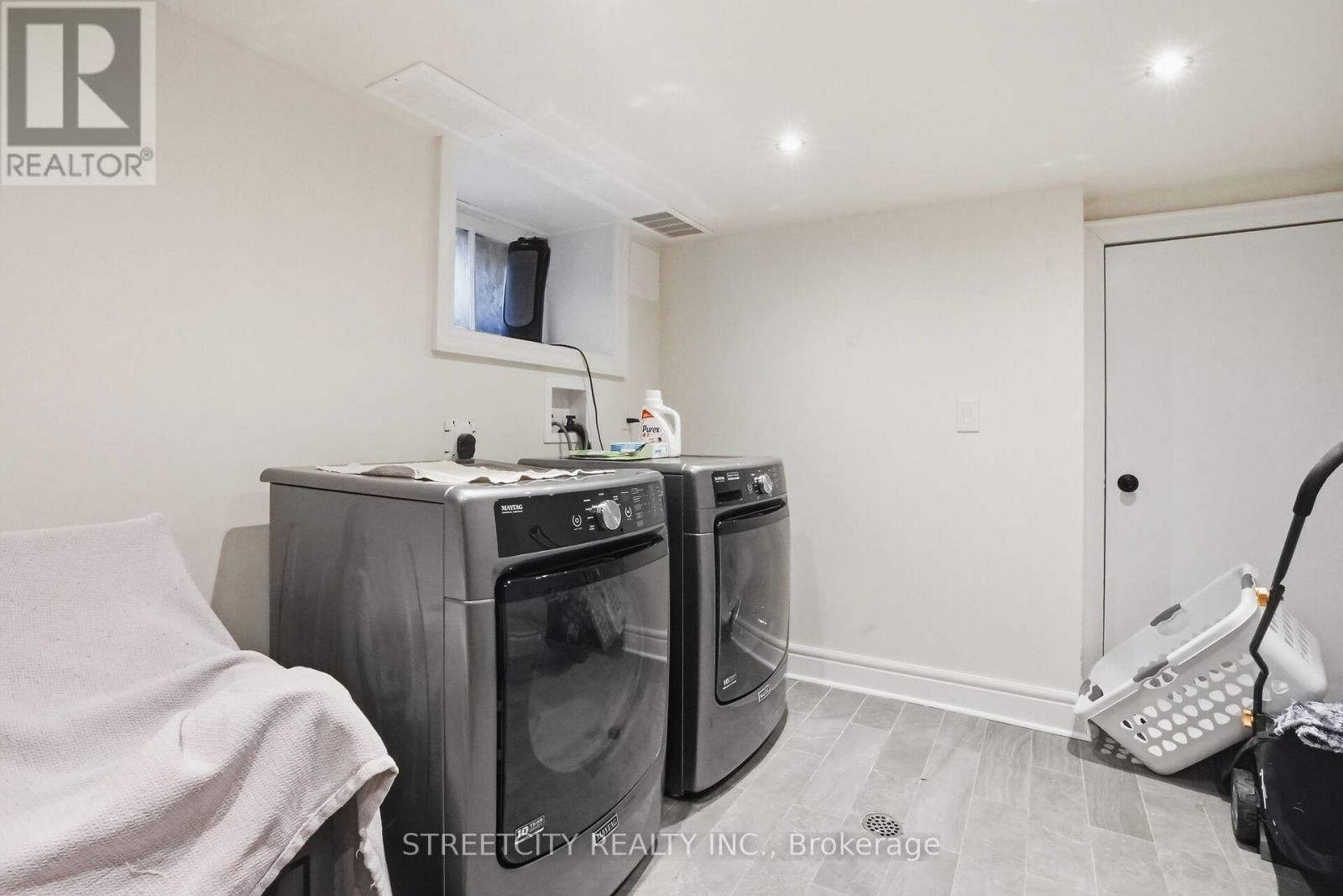 24 HINCKS STREET Image 37