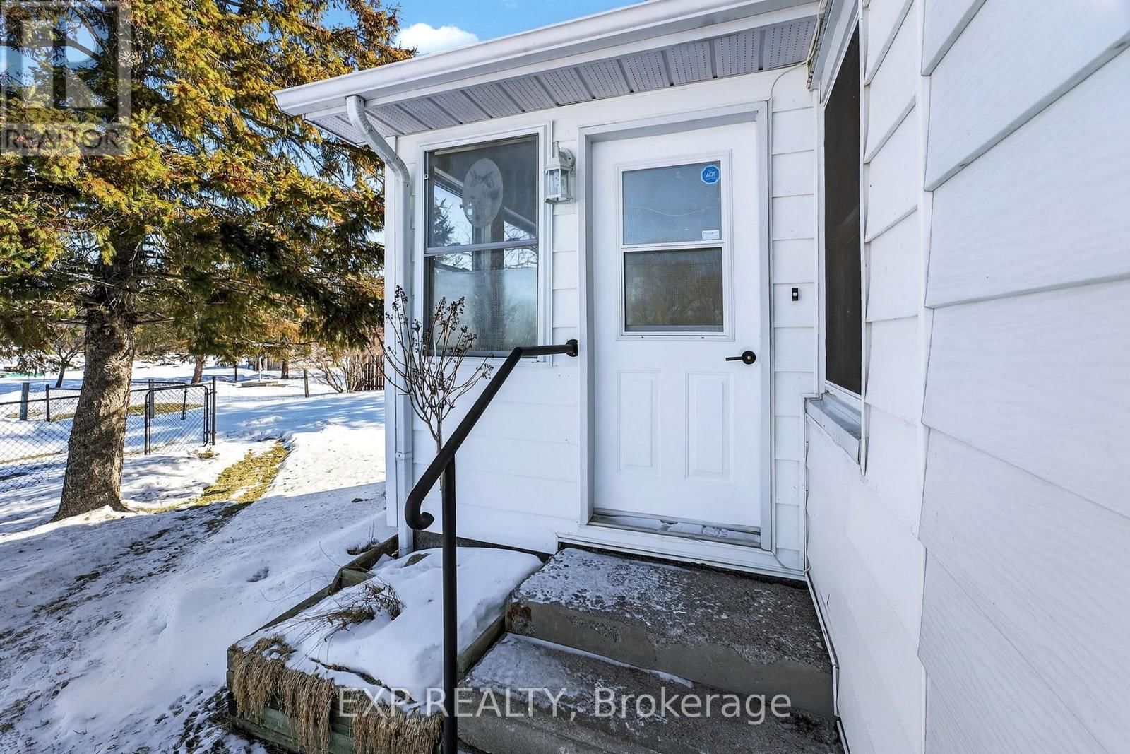 64 CONSECON MAIN STREET Image 23