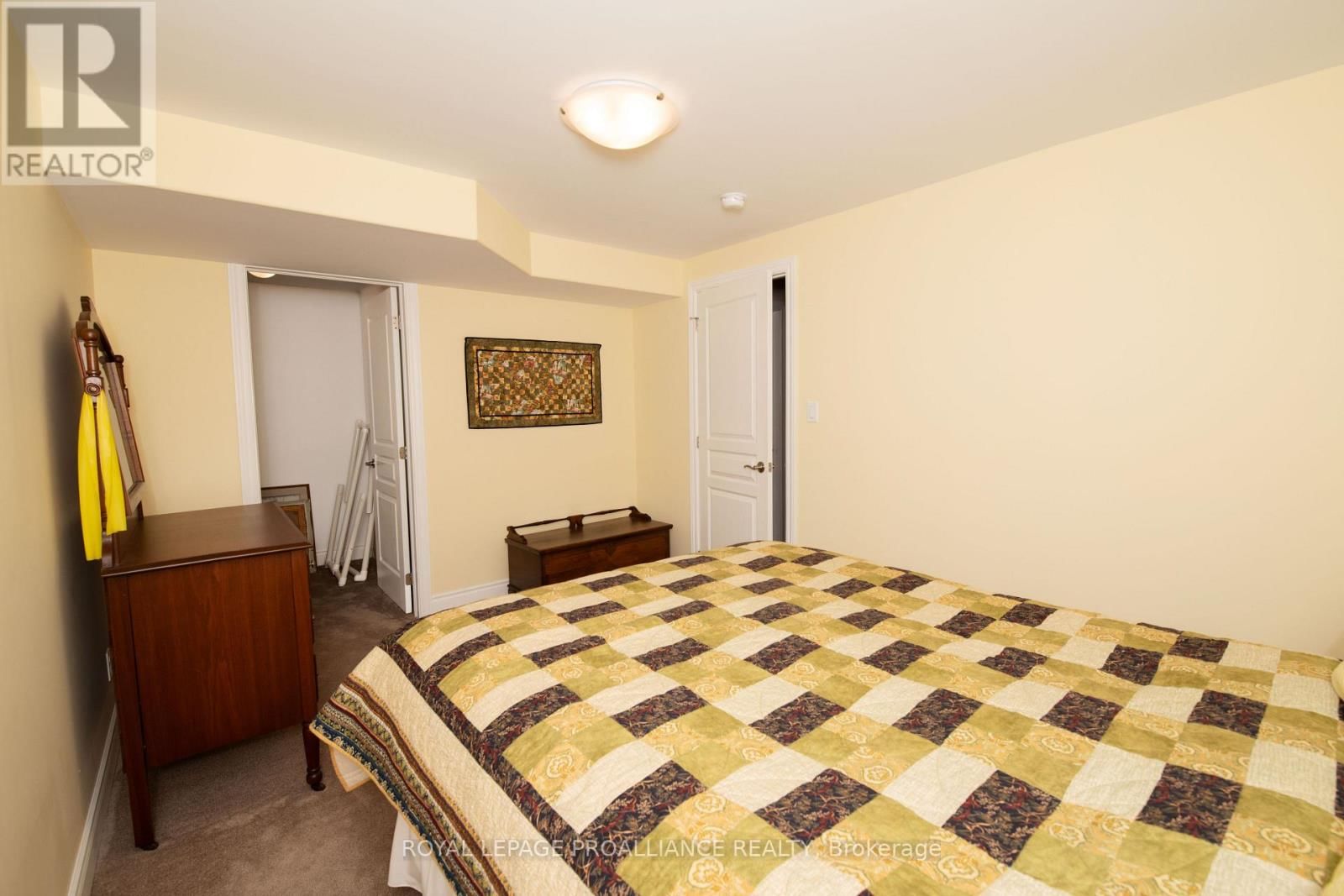 22 WALNUT CRESCENT Image 23