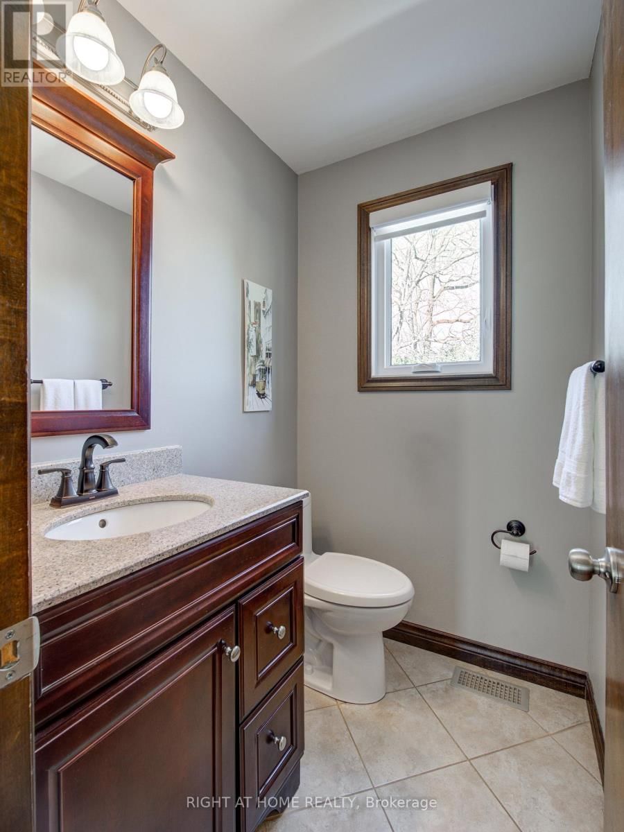 114 COWAN CRESCENT Image 10