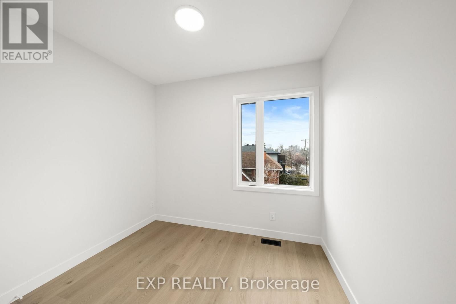 A - 2 IONA STREET Image 18