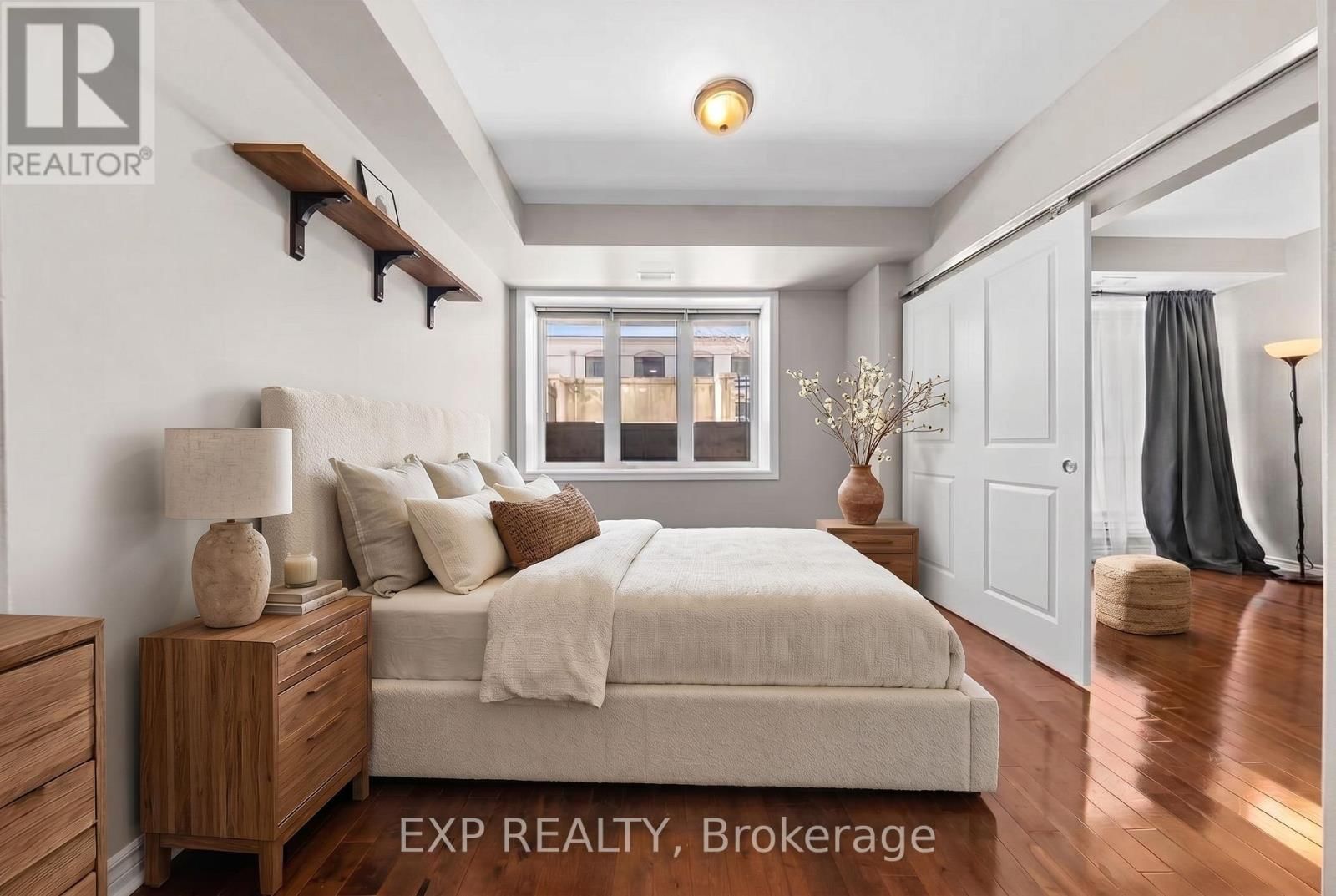 118 - 429 KENT STREET Image 12