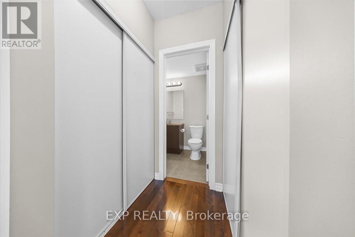 118 - 429 KENT STREET Image 13