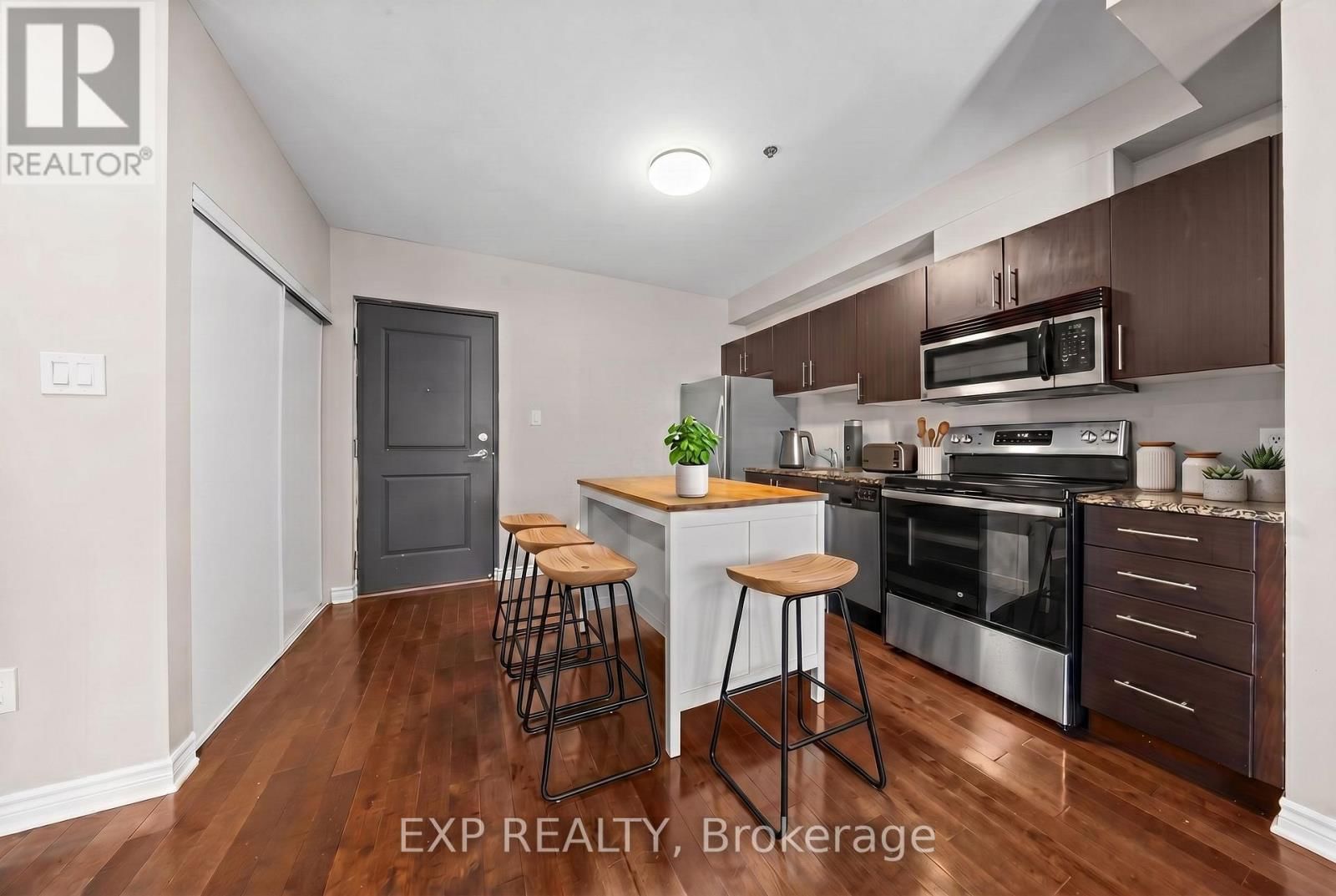 118 - 429 KENT STREET Image 2