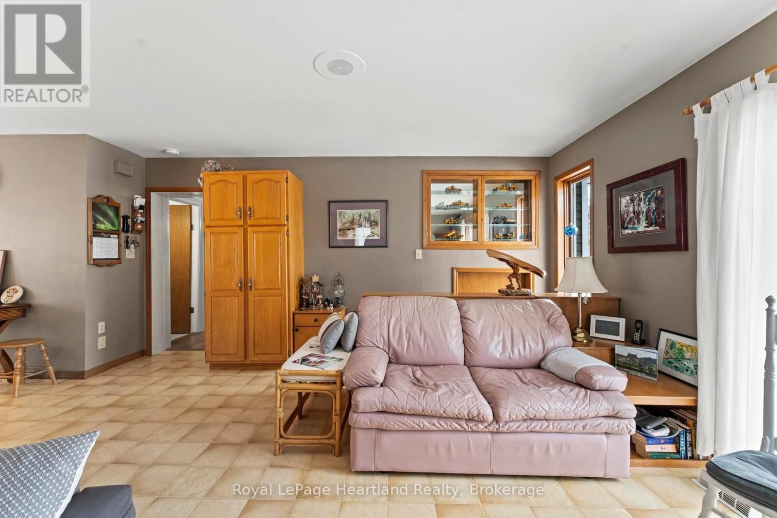 57 HURON STREET Image 15