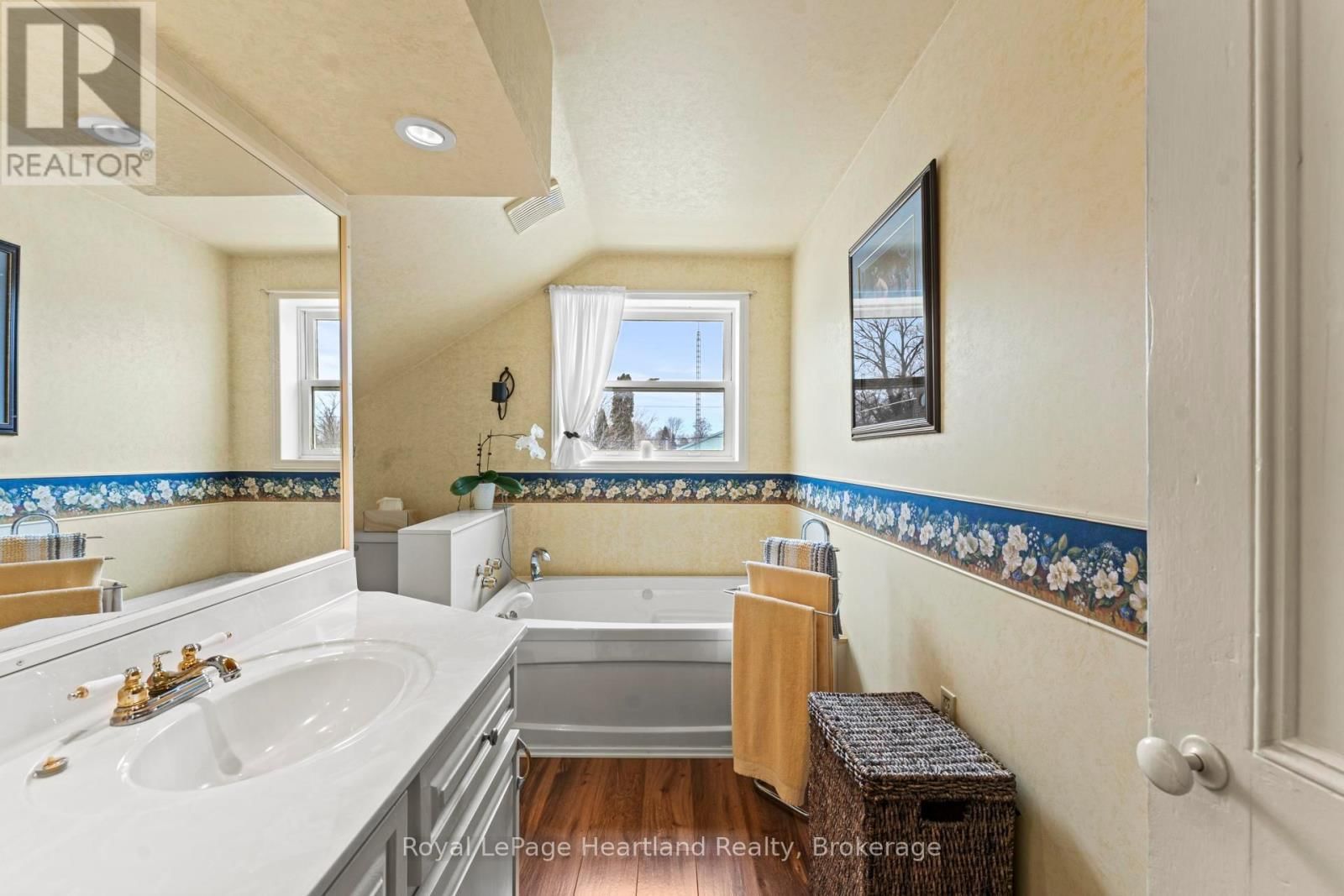 57 HURON STREET Image 30