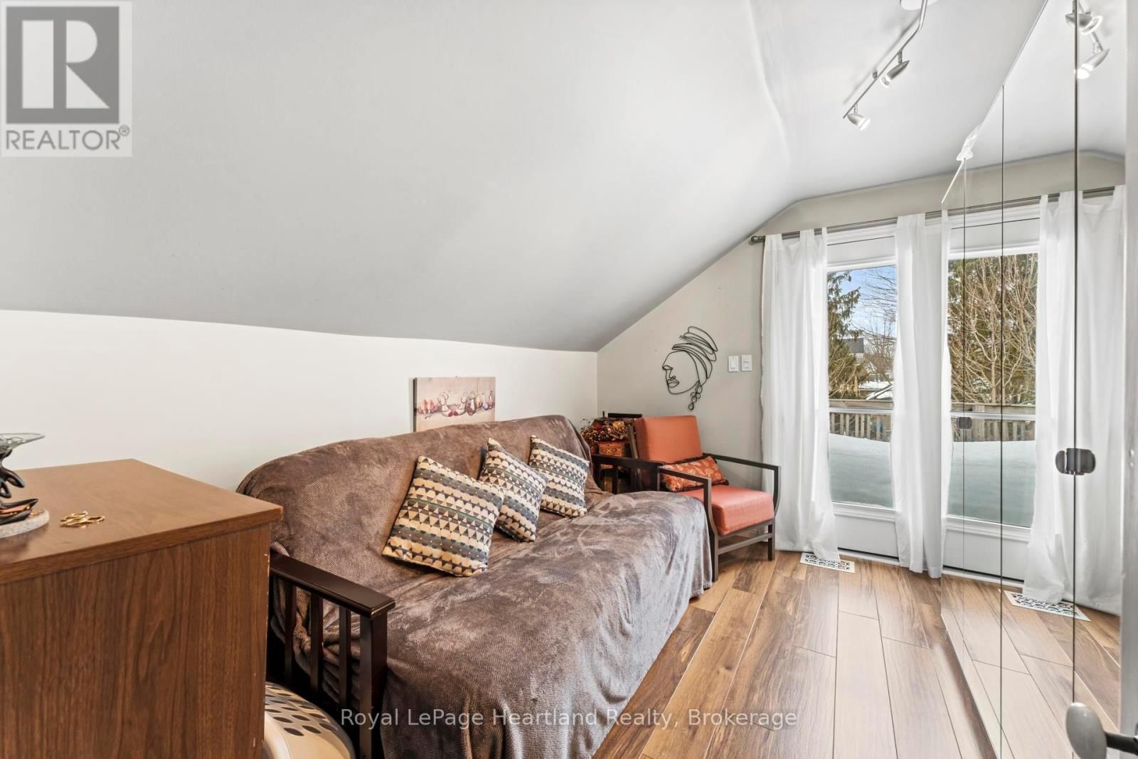 57 HURON STREET Image 34