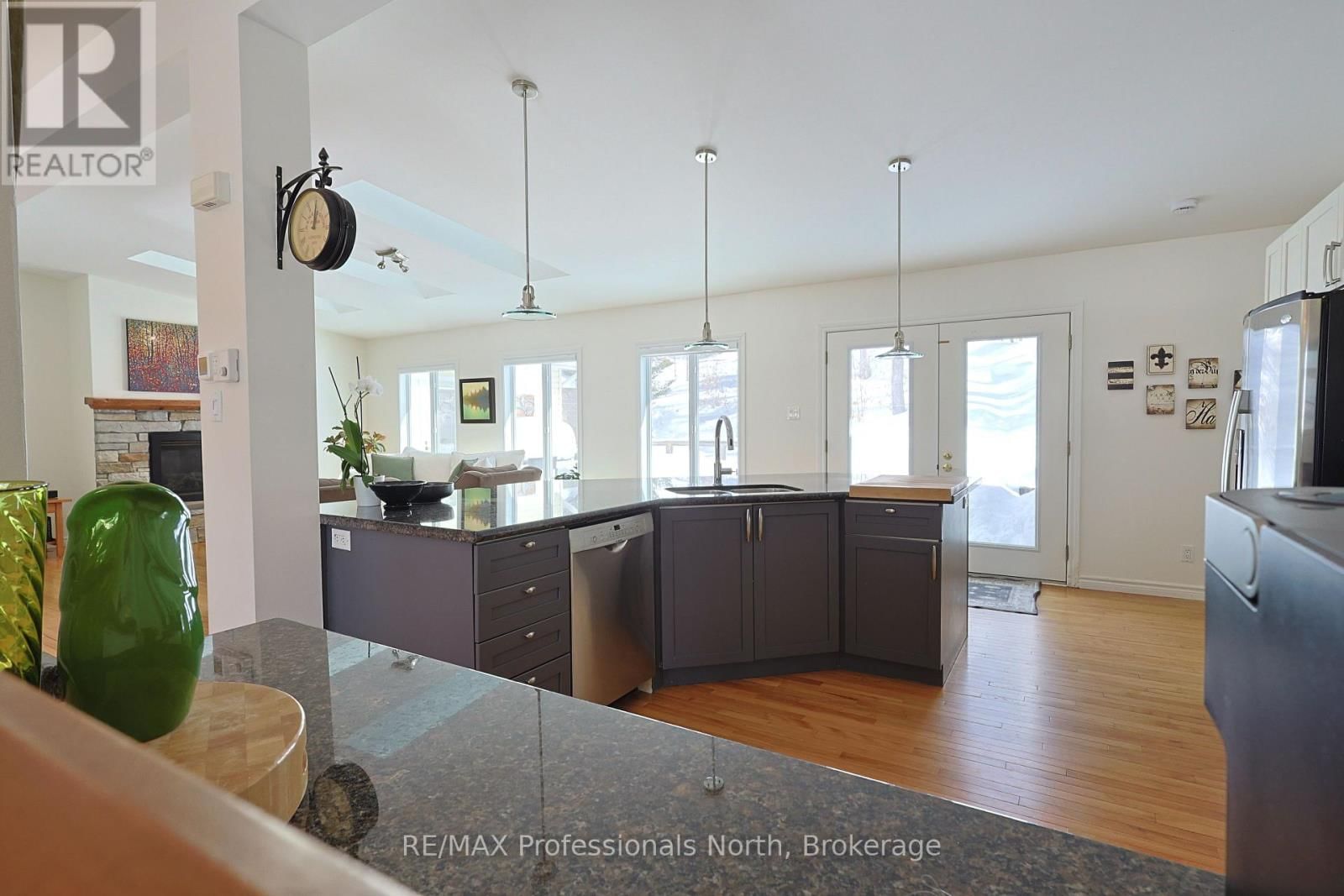 31 DEERFOOT TRAIL Image 8