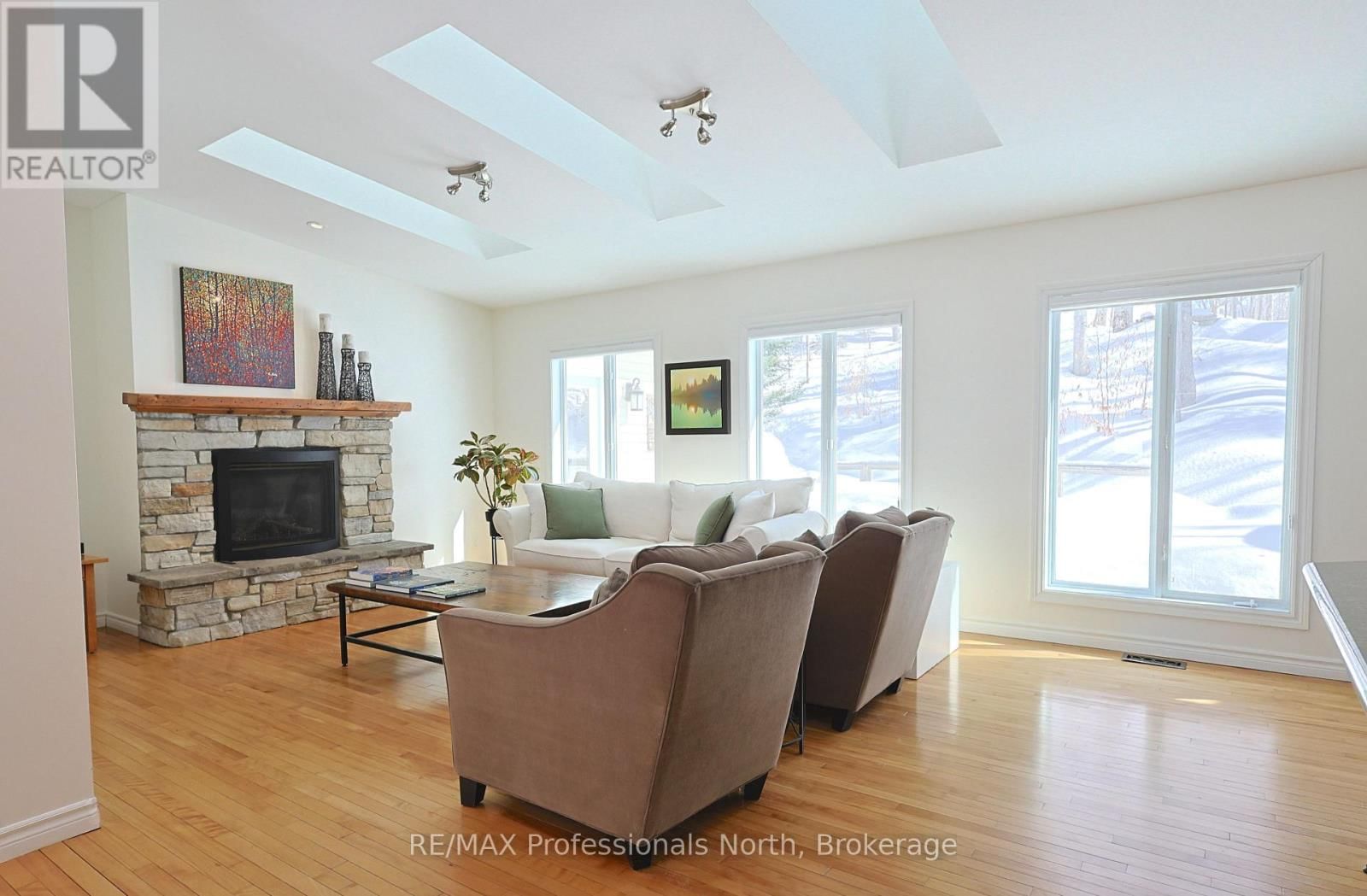 31 DEERFOOT TRAIL Image 9