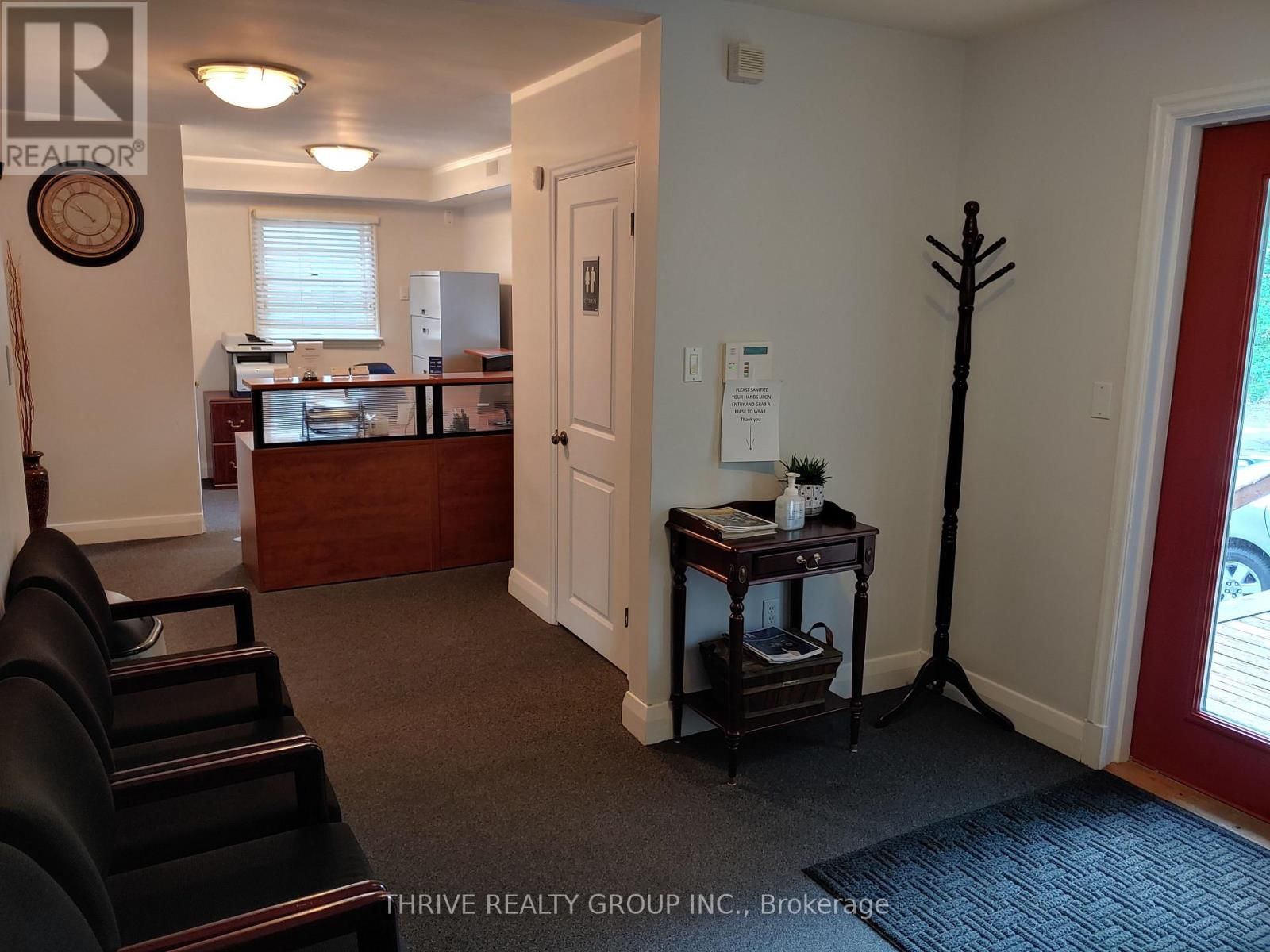 156 OXFORD STREET WEST Image 4