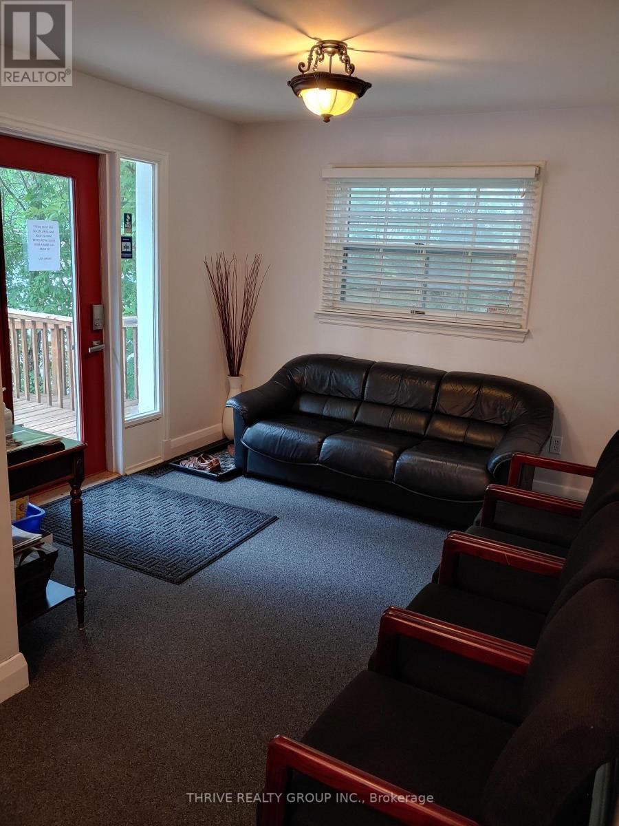 156 OXFORD STREET WEST Image 8