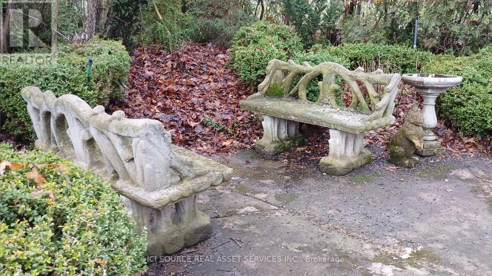 216 BROCKVILLE STREET Image 36