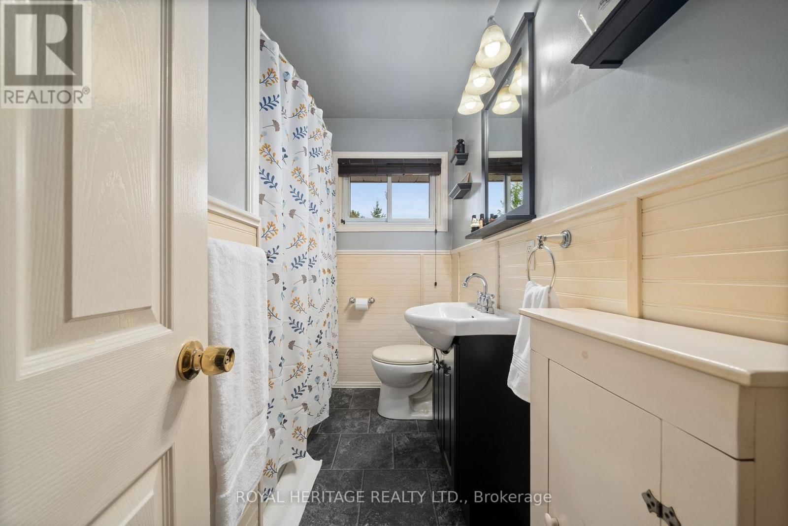 32 GLEN ROAD Image 20