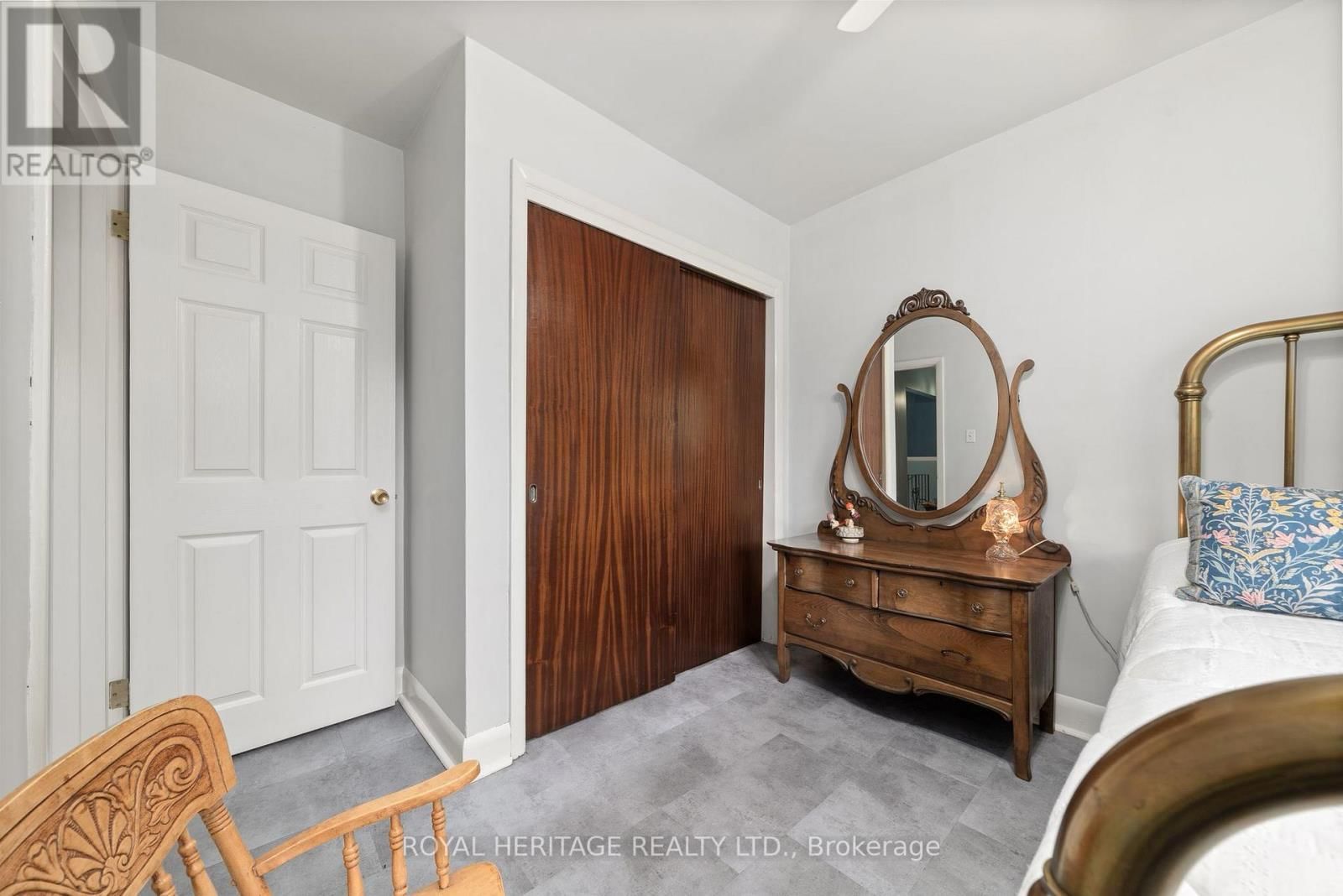 32 GLEN ROAD Image 23