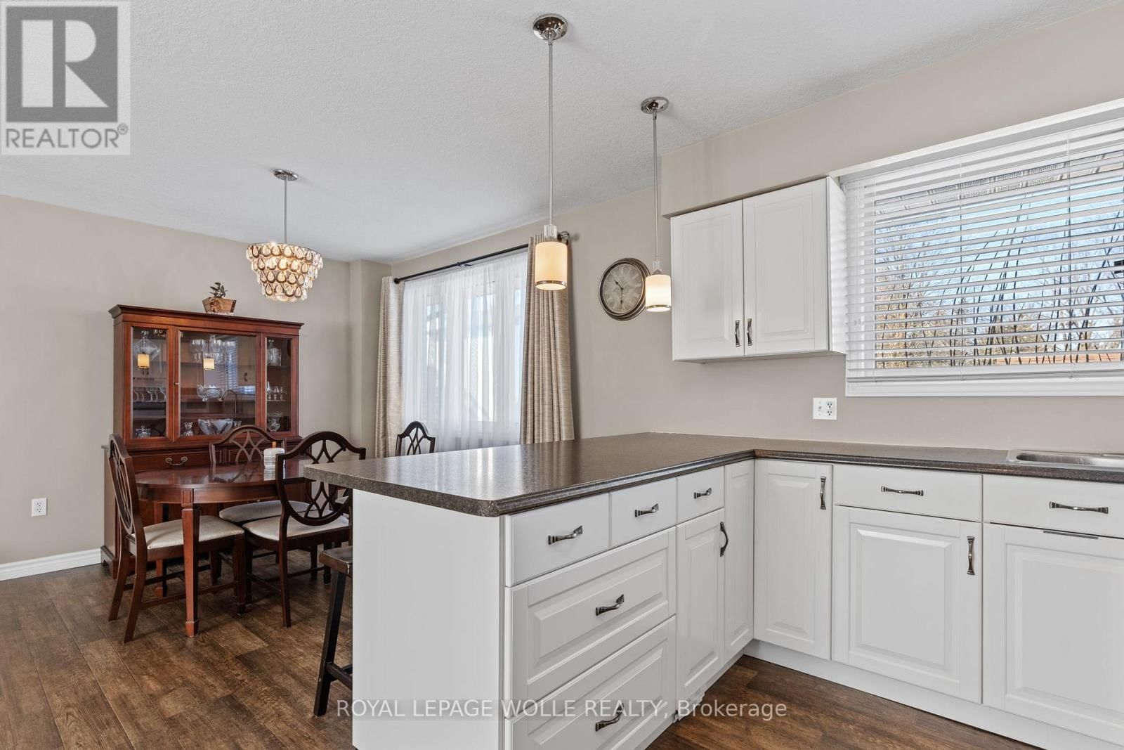 218 ARRIS CRESCENT Image 12