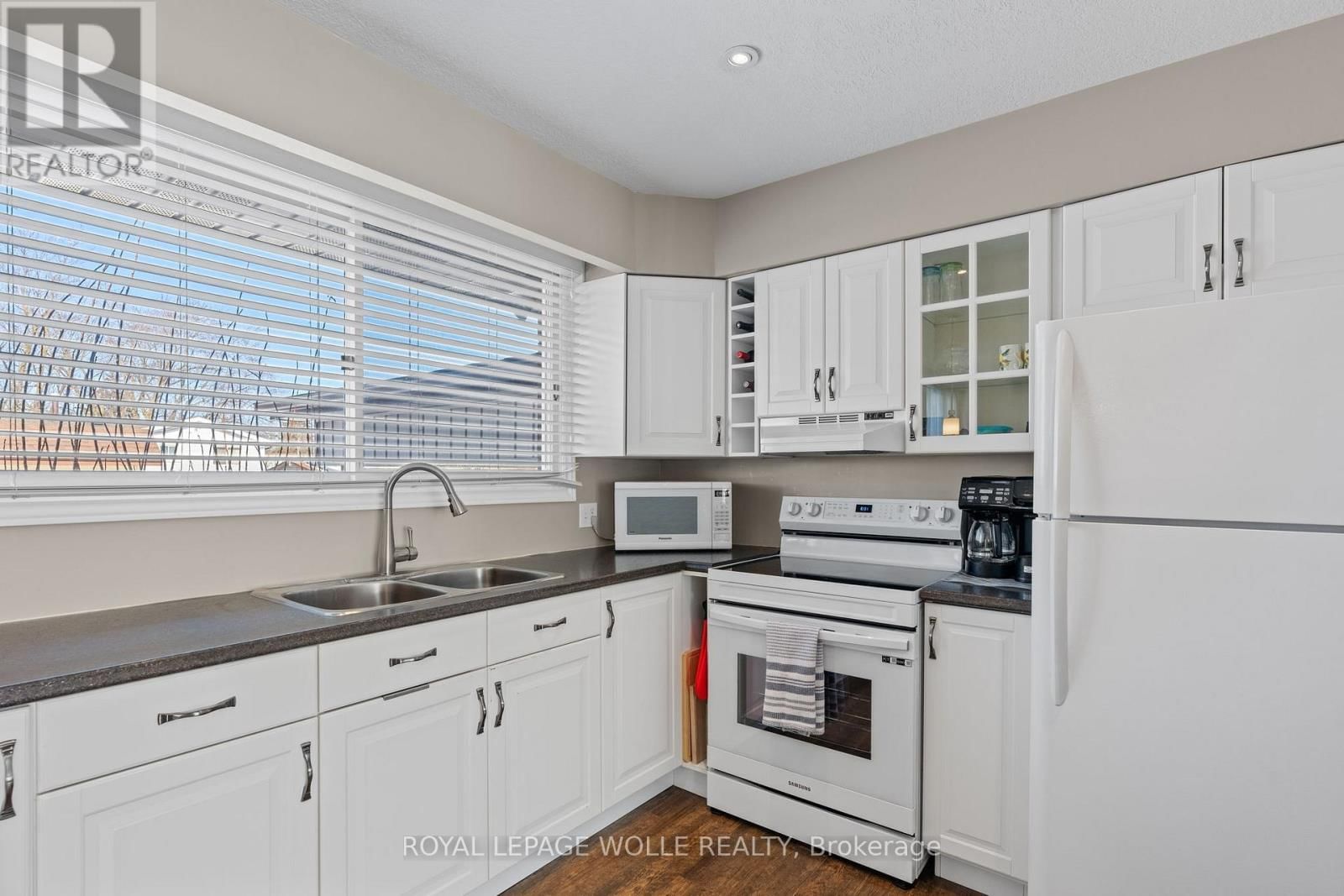 218 ARRIS CRESCENT Image 15