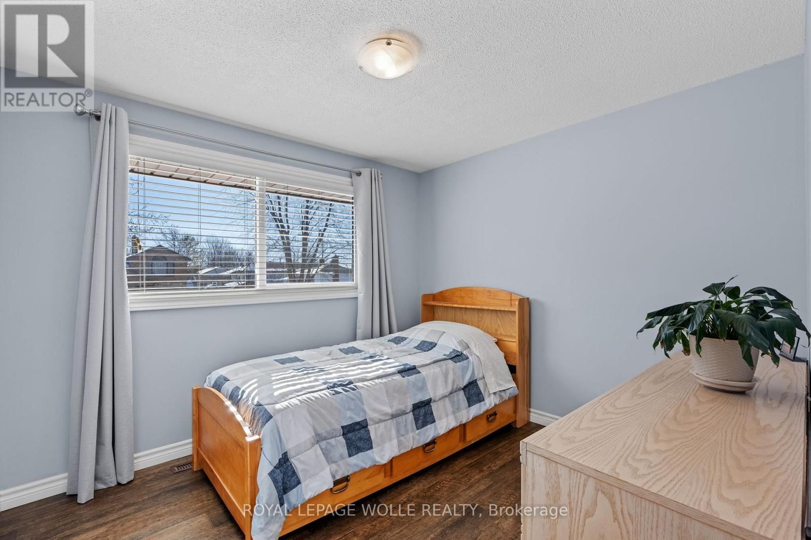 218 ARRIS CRESCENT Image 24