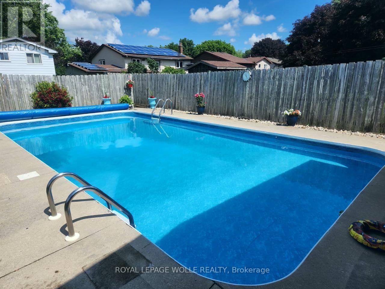 218 ARRIS CRESCENT Image 35