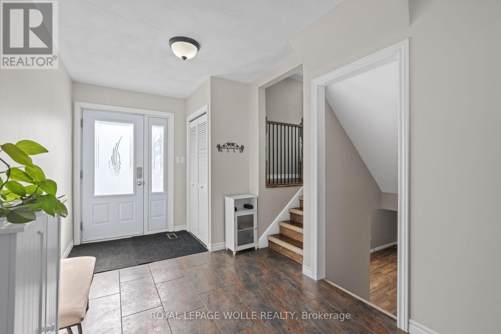 218 ARRIS CRESCENT Image 4