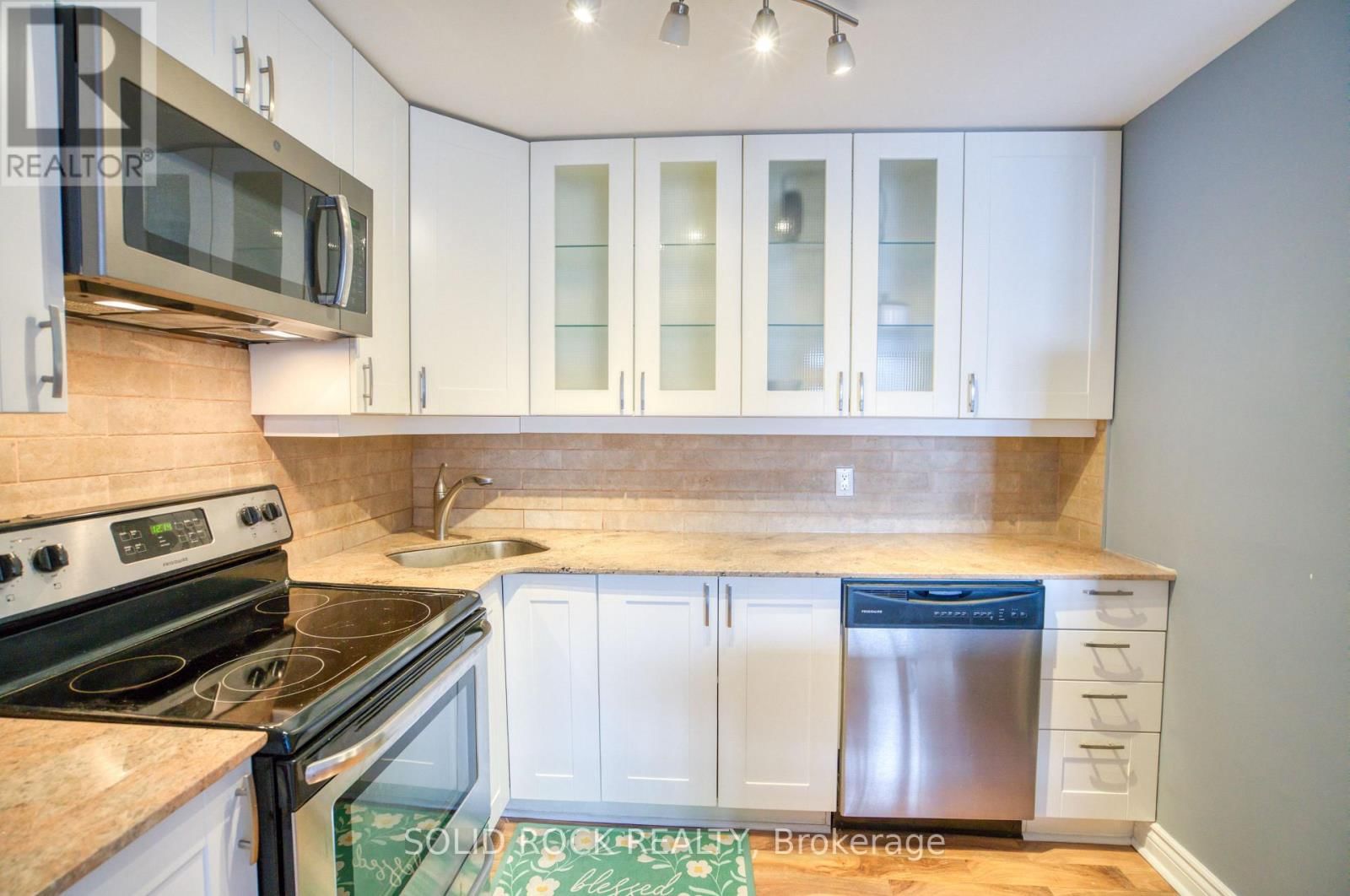 1907 - 475 LAURIER AVENUE WEST Image 14