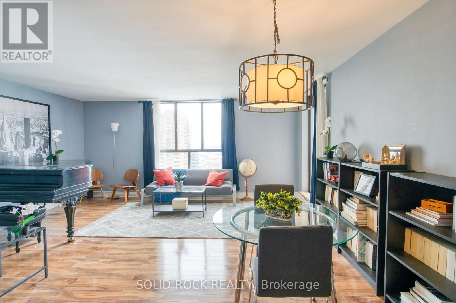 1907 - 475 LAURIER AVENUE WEST Image 3