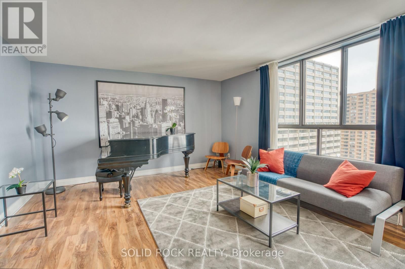 1907 - 475 LAURIER AVENUE WEST Image 7