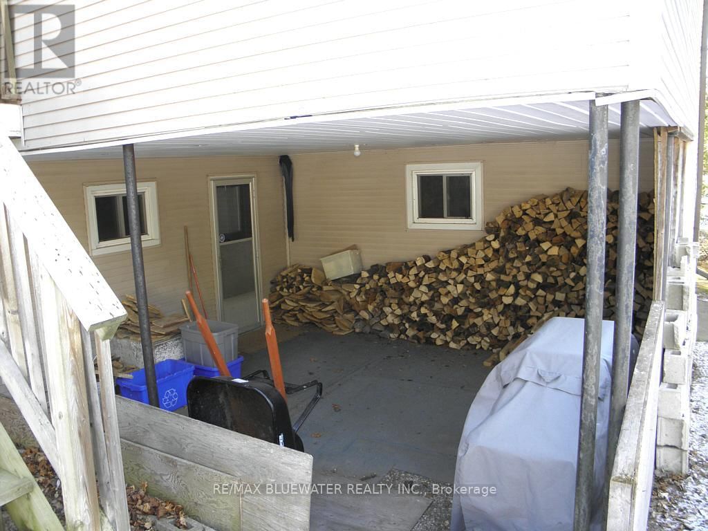 6386 VICTORIA AVENUE Image 10