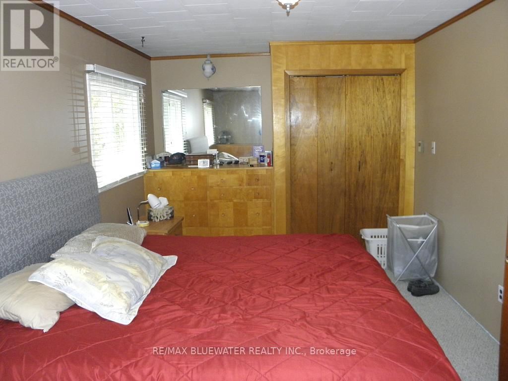 6386 VICTORIA AVENUE Image 25