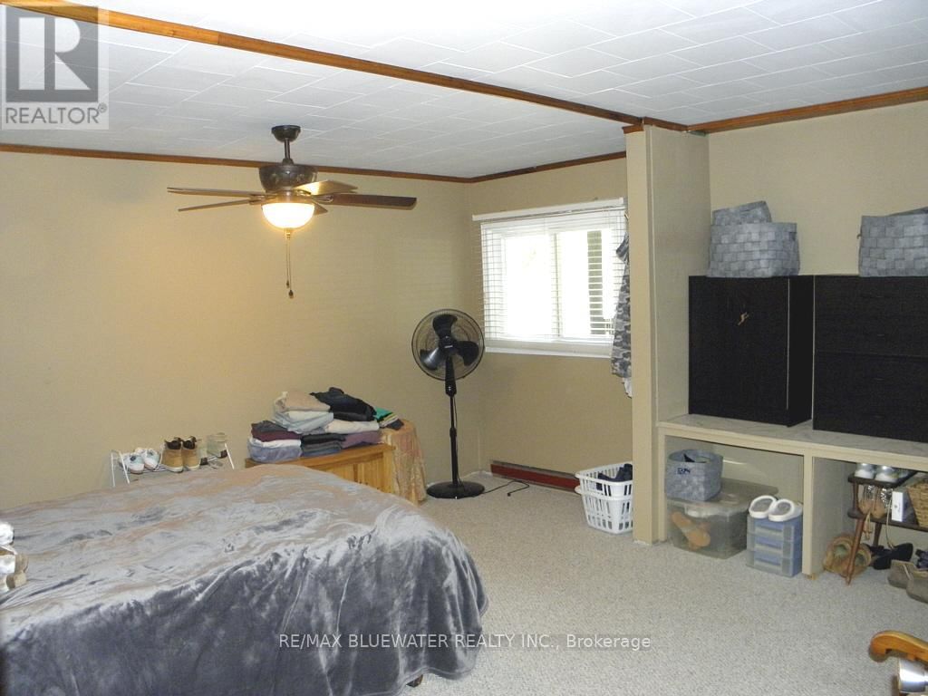 6386 VICTORIA AVENUE Image 27