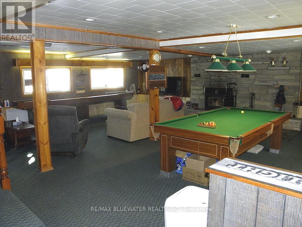 6386 VICTORIA AVENUE Image 32