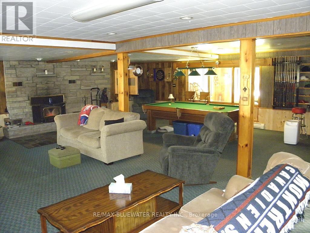 6386 VICTORIA AVENUE Image 33