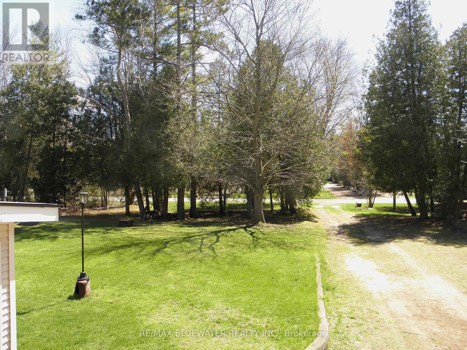 6386 VICTORIA AVENUE Image 4