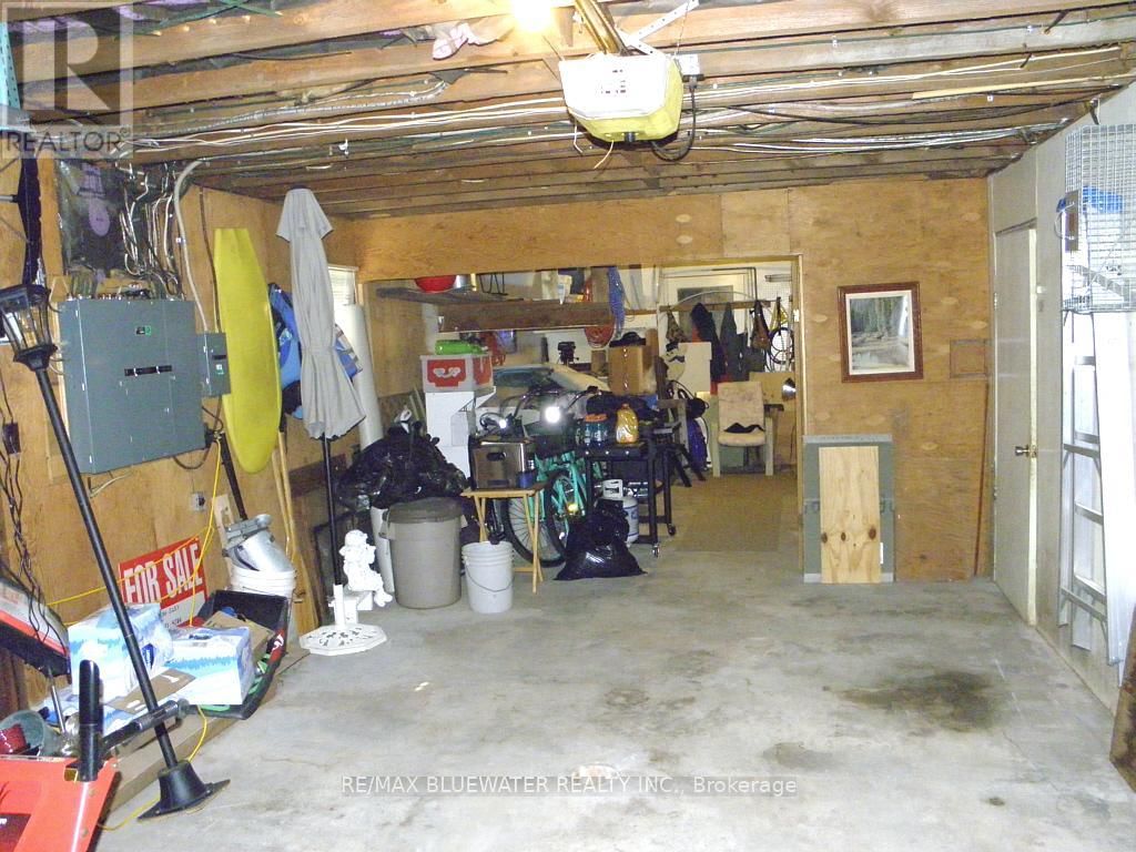 6386 VICTORIA AVENUE Image 43