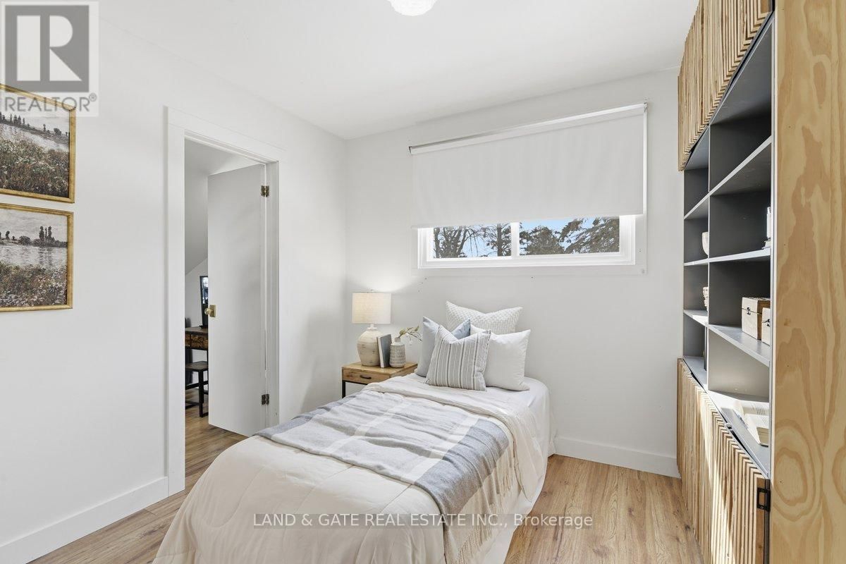 14 RAVENSDALE ROAD Image 31