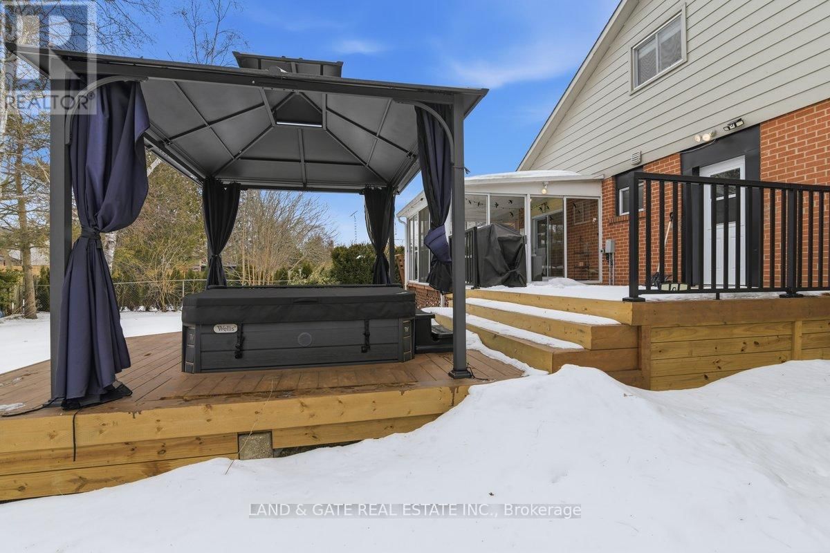 14 RAVENSDALE ROAD Image 32