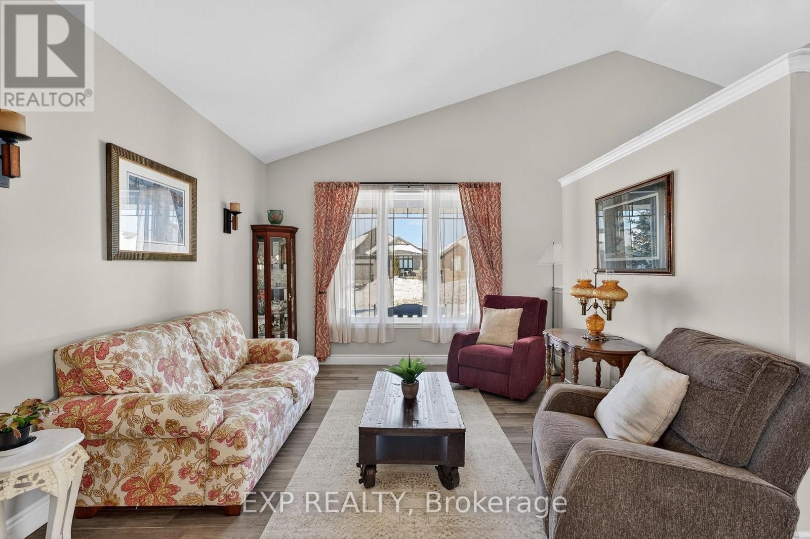 15 KEMPTON AVENUE Image 7