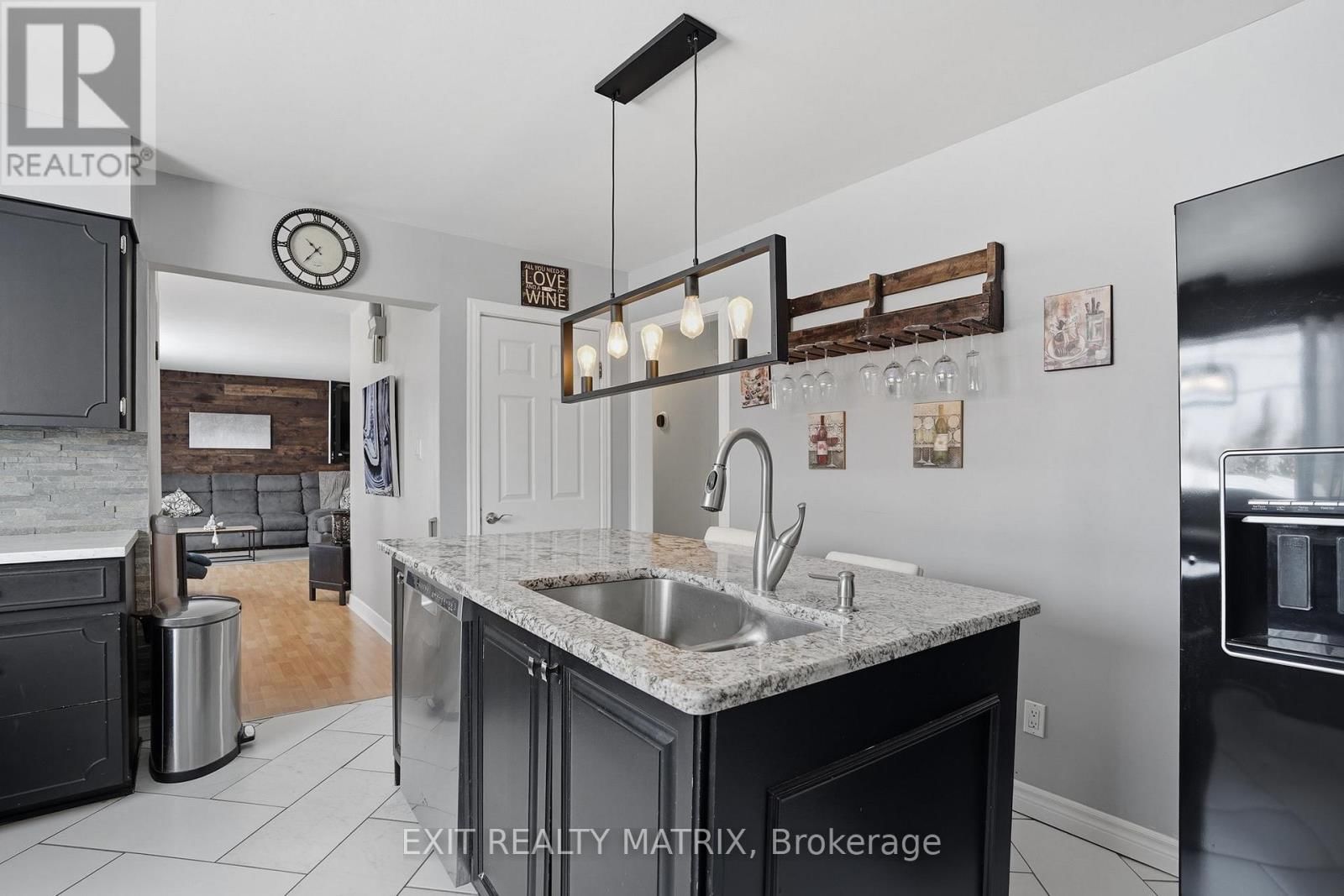 635 FRONT ROAD WEST Image 12